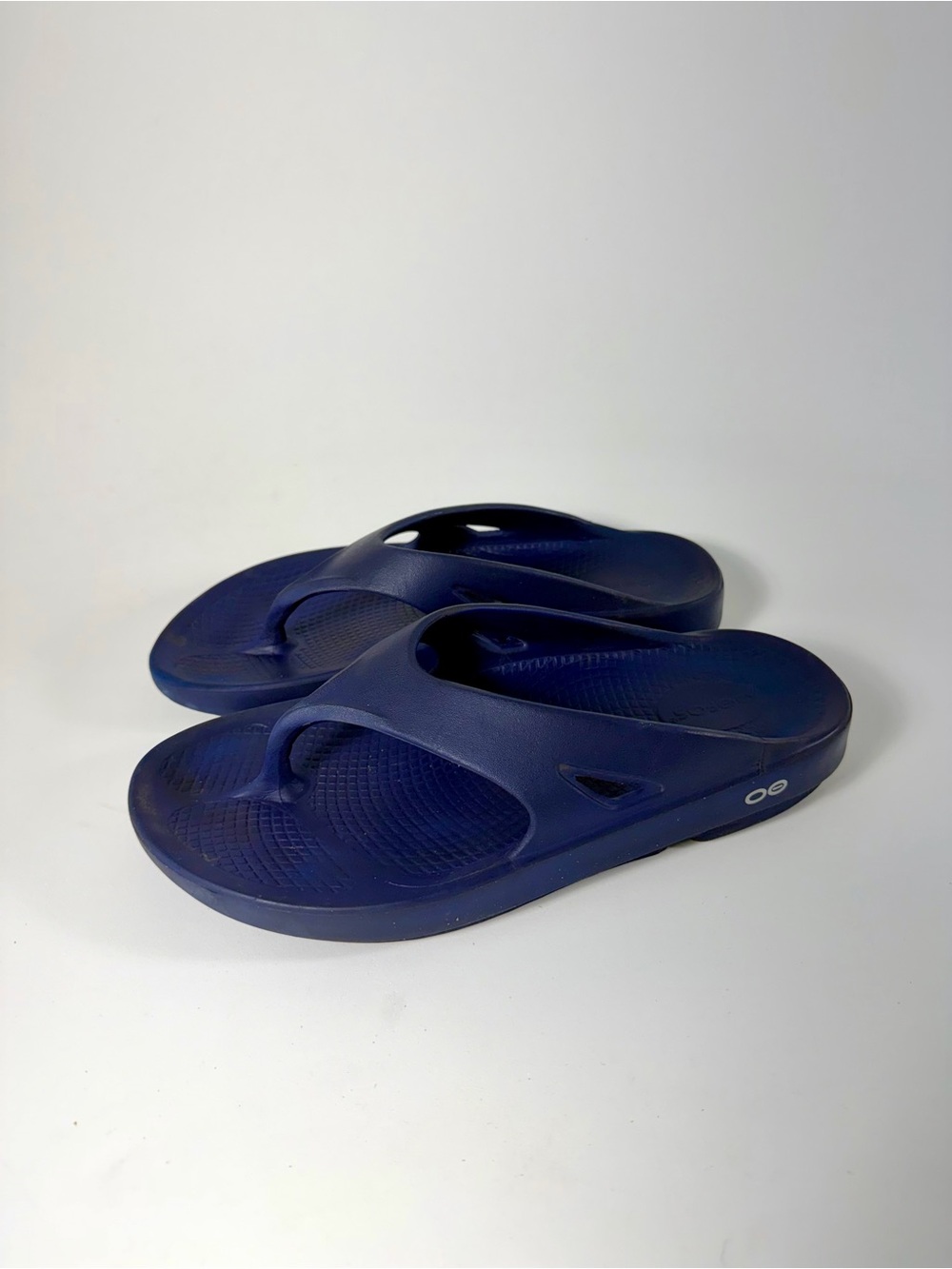 Men’s Oofos Ooriginal slides flip flops Size 10 Women’s Size 8 Men’s